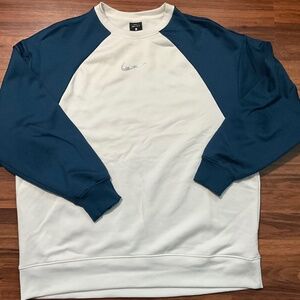 Women’s Nike DRI-FIT Sweatshirt
